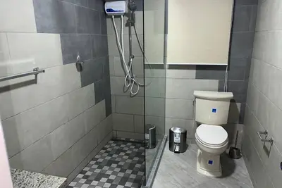 Image de Centraal Gelegen Accomodatie. Heel Modern Ingericht