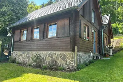 Image de Stilvolle Blockhütte mit Kaminofen - Nähe Nürburgring, Ahrtal und