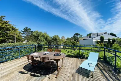 Image de Maison Spacieuse à Carnac - 4 Chambres, Terrasse et Jardin, Proche Plage et Commerces