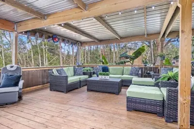 Image de Secluded and very unique Off grid country home, 15 springs within an hour.