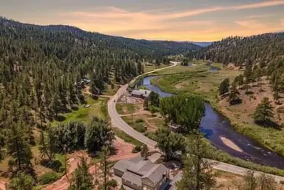 Image de Welcome to Deckers South Platte River House!