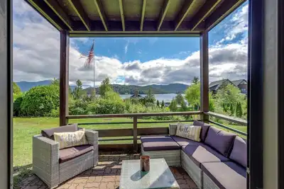 Image de Lake Placid Condo w/ Patio - Walk to Beach!