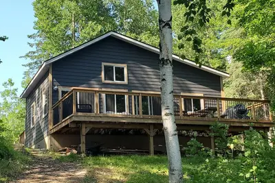 Image de Diamond lake waterfront cottage just west of Bancroft