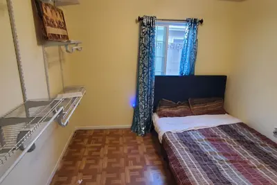 Image de Romantic 2 Bedroom Guest HOUSEw\/ heat\/Ac. - 7 miles from beaches, Hollywood🥳👀