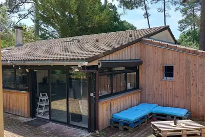 Image de Maison entièrement rénovée, climatisée avec 8 couchages à proximité du lac