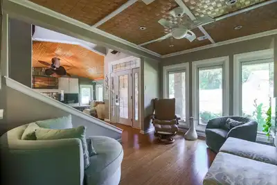 Image de Fully Furnished 3 Bedroom/4 Bath House: Centrally Located