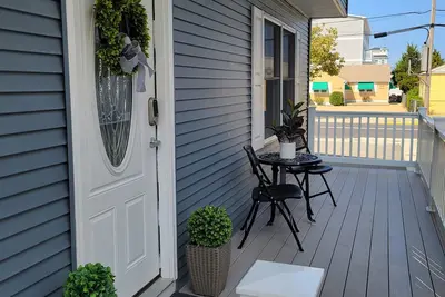 Image de Beautiful Townhouse 3Bdr 2 Bath 2 blocks from the beach