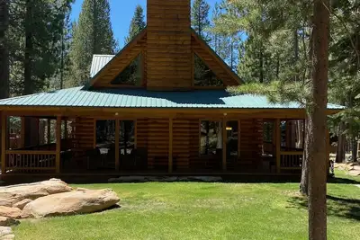 Image de Tahoe Donner home, walk to golf, swim and ski.