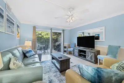 Image de Siesta Key Updated Condo Short Walk to Beach