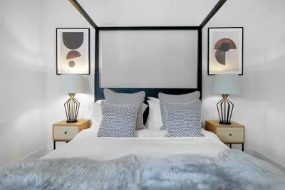 Image de Design-Led Luxurious Townhouse Prime Location W\/ Parking