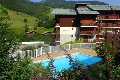 Image de Appartement cosy 3-5 pers, piscine, proche pistes, centre village