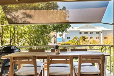 Image de Comfortable and upmarket 3 bedroom beach home just minutes to the beach