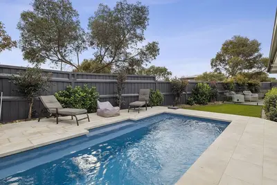 Image de Fischer 190 Pool And 5 Bedroom