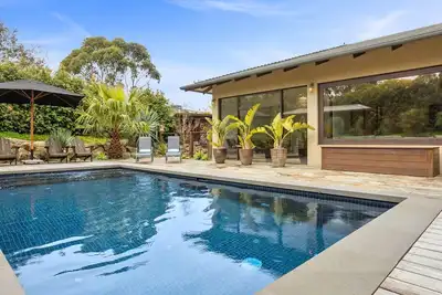 Image de Stone Stay & Swim - Single Level 4 Bedroom House with Swimming Pool