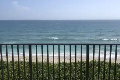 Image de Paradise Awaits! Oceanfront with Direct Beach Access!