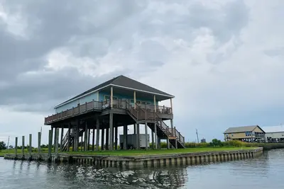 Image de Unwind by the Water - property 35 minutes to the French Quarter