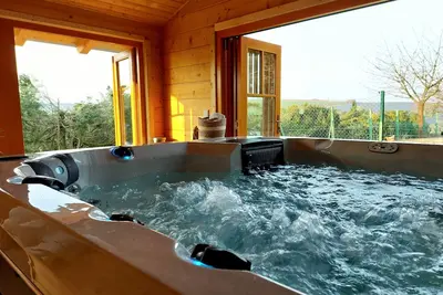 Image de Vacation home with garden, playground, whirlpool, wood-fired sauna, pet-friendly