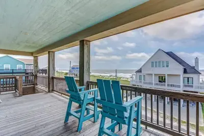 Image de Luxury Beachfront home w/ Mezzanine 5br/Sleeps 16+/100ft to Beach