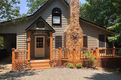 Image de Mountain Cabin & Furnished Treehouse w\/Murphy bed in My Mountain, Blue Ridge Ga.