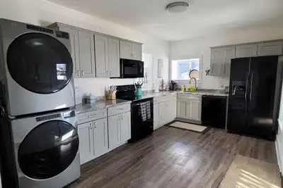 Image de 5-Mins to Cedar Point, 4-bedroom house.