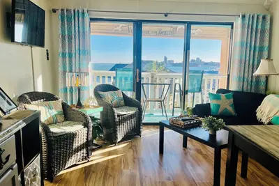 Image de Beautiful Bayfront Water View