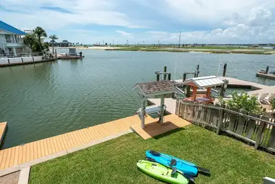 Image de Island Retreat - Beautiful Key Allegro Canal Home - Kayaks Available for Guest