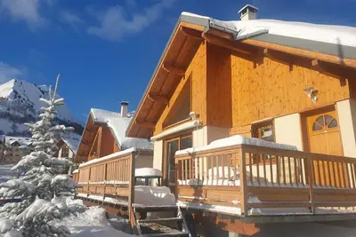 Image de Superbe chalet pour 8 p au pied des pistes des Sybelles et des commerces