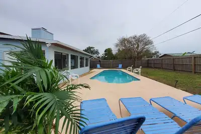 Image de Spring & Summer Deals Shane's Cozy Getaway Heated pool - 4\/2 Beach close by.