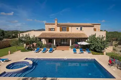 Image de Spacious Country House, Private Pool, Extensive Grounds, Amazing Location - 750m from Cala Sa Nau!