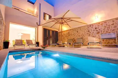 Image de Spacious Town House in the Centre of Pollenca with a Courtyard Garden, Private Pool and Terraces!