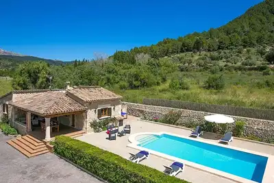 Image de Charming Family Villa, A/C, Private Pool, Amazing Valley & Mountain Views, 2mins drive to Pollenca!
