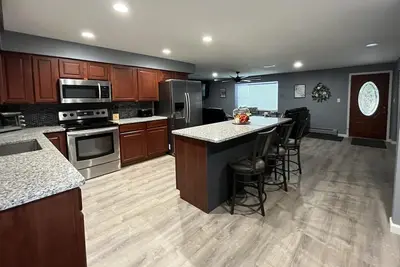 Image de ~~~ Huge Family Retreat w\/Movie Theater & Game Room~~~