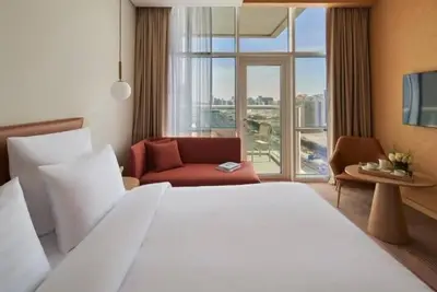Image de Superior Room In Jvt near Triangle supermarket.