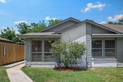 Image de Cozy 2 Bed 1 Bath Home near Iah