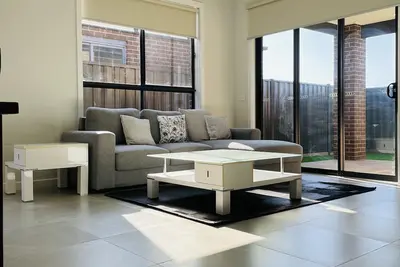 Image de Luxury Home In Melton South- Free Parking And Wifi! !
