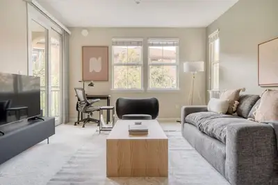 Image de Beautiful Los Gatos 2br w/ Gym, W/D & A/C, nr Creek trail, by Blueground