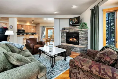 Image de Near Main St Frisco + 5 Ski Resorts Come Play+Ski!