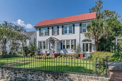 Image de Historic Home Overlooking the Beaufort River Located on Bay St - Sleeps 10