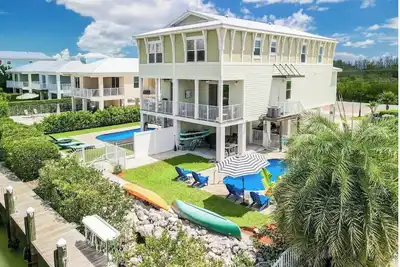 Image de Tipsy Turtle 4 bed 3 bath with pool, kayak, canoe,
