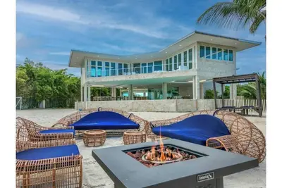 Image de Casa Mare 5 bedroom 6 bath Tropical Oasis on the O