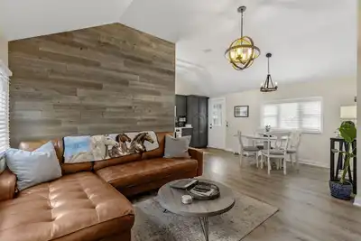 Image de The Kings Cottage-Hot Tub! Pet Friendly! Fire pit, Outdoor Games, Close to Town