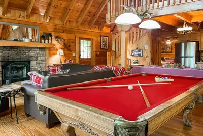 Image de Secluded Cabin + Hot Tub | Minutes to Dollywood |