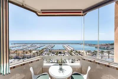 Image de 'Stunning Marina View Apartment' avec Wi-Fi