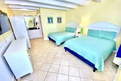 Image de Pet-friendly, Hidden Gem, 3 Blocks to Beach! Unit 201
