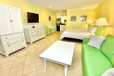 Image de Pet-friendly - Pool - 3 Blocks to Beach! Unit 303