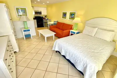 Image de Pet-friendly, Full Kitchen, 3 Blocks to Beach! Unit 401