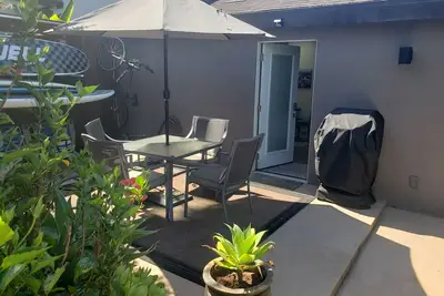 Private Courtyard - Cottage - 5 min from Capitola beach!