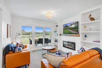 Image de Stunning 2br/2ba Atrium Villas condo with golf course views and private patio!