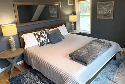 Image de Heart of Egg Harbor 4 Bedroom 3 Bath Home. Harbor Cottage