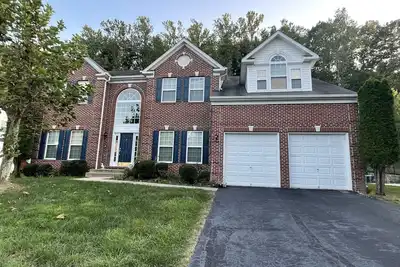Image de Basement Apartment. Master suite, 3 beds two full baths. Kitchen, washer\/dryer